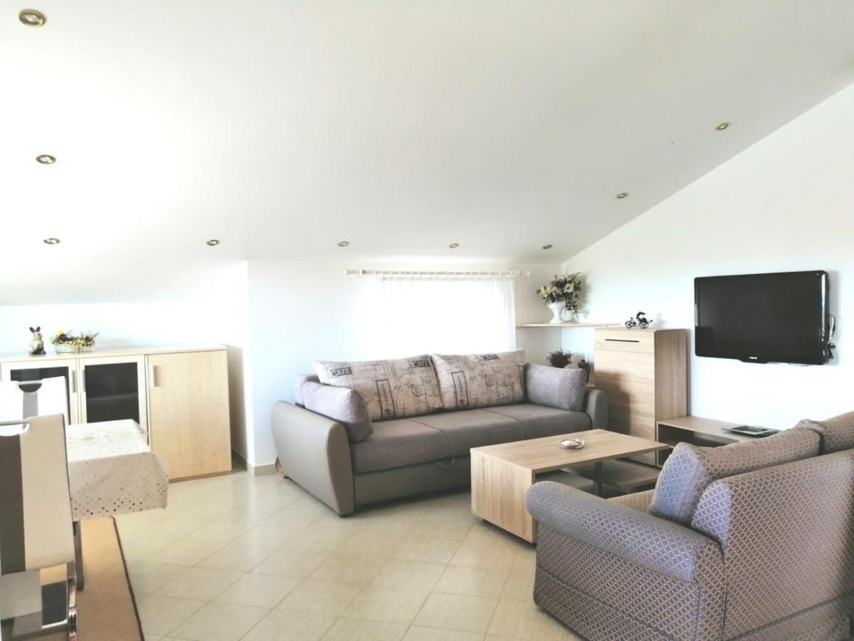 Lovely Sea View House In Malinska Island Krk ภายนอก รูปภาพ
