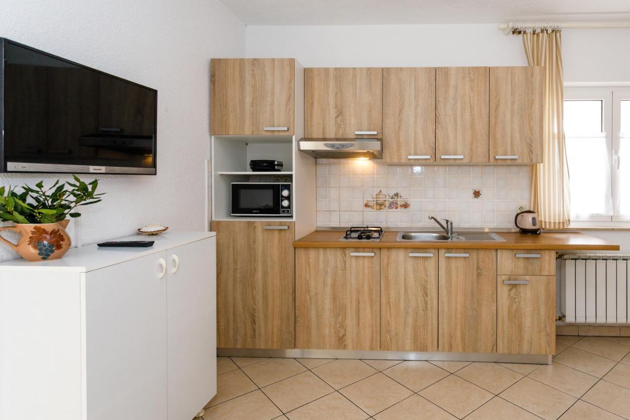 Lovely Sea View House In Malinska Island Krk ภายนอก รูปภาพ