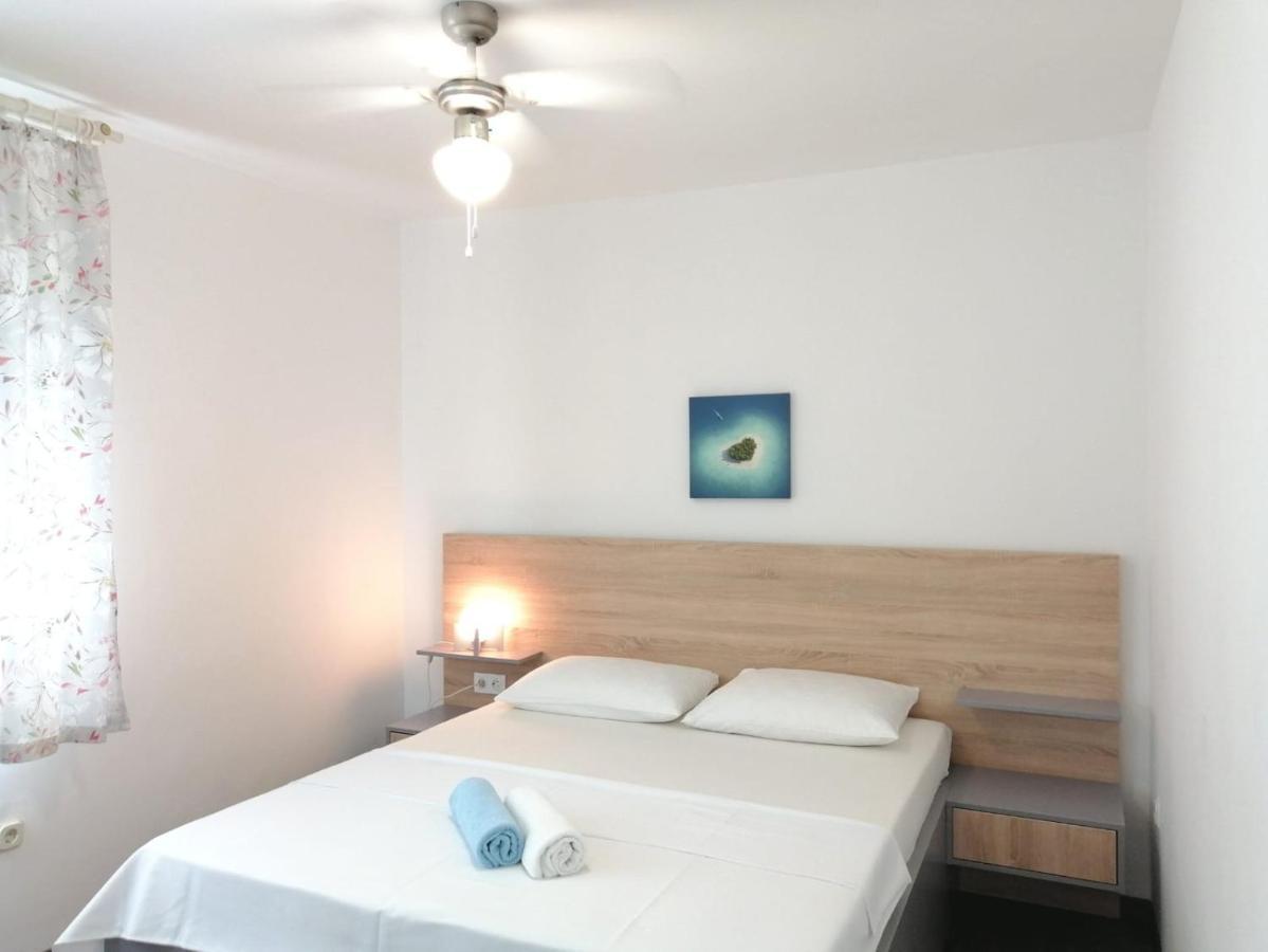 Lovely Sea View House In Malinska Island Krk ภายนอก รูปภาพ