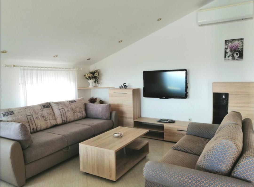 Lovely Sea View House In Malinska Island Krk ภายนอก รูปภาพ